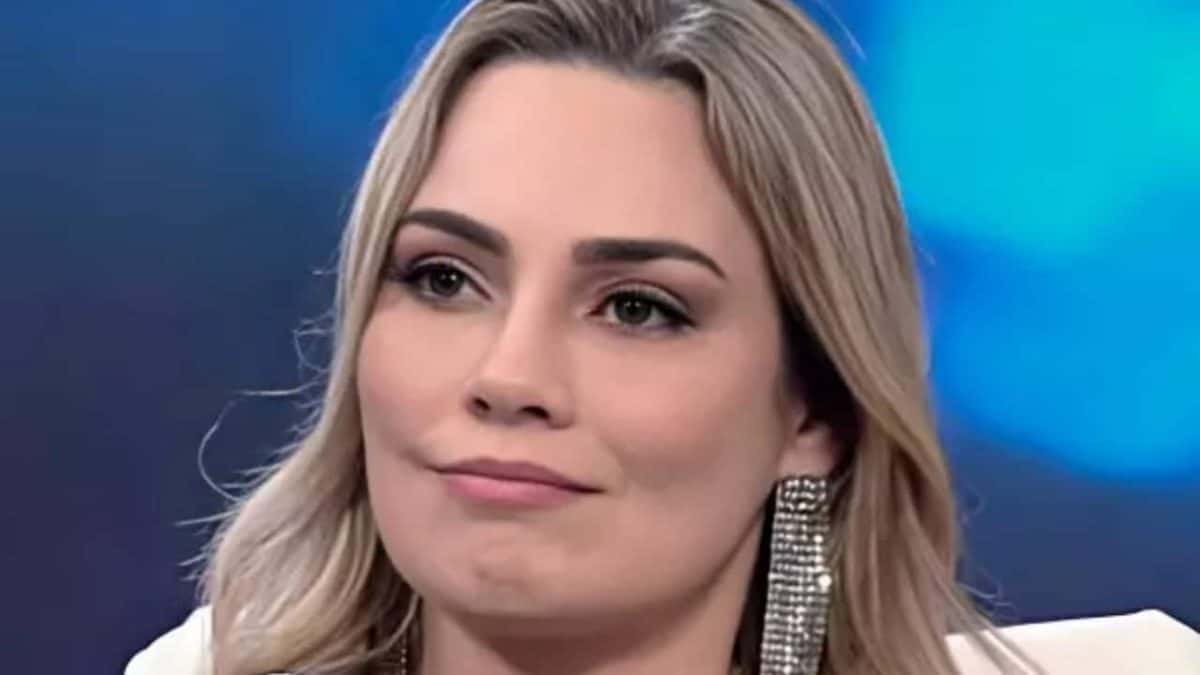 Programa de Rachel Sheherazade na Record deve ser descontinuado antes da virada do ano