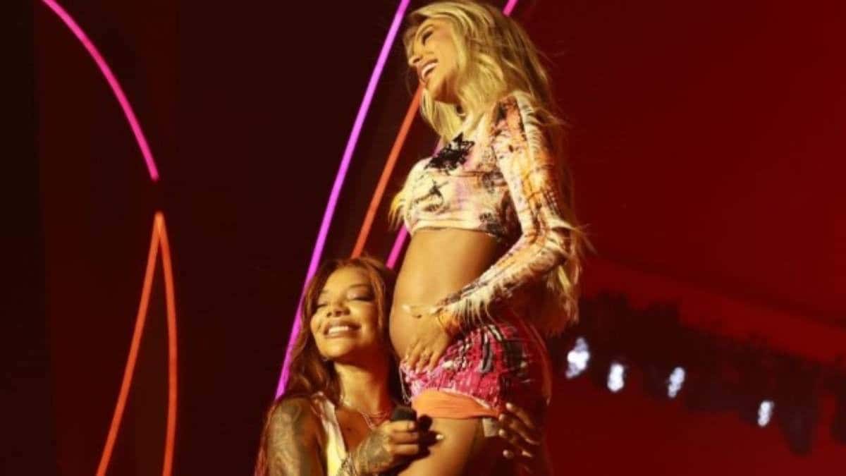 Ludmilla e Brunna Gonçalves descobrem sexo do bebê em chá revelação