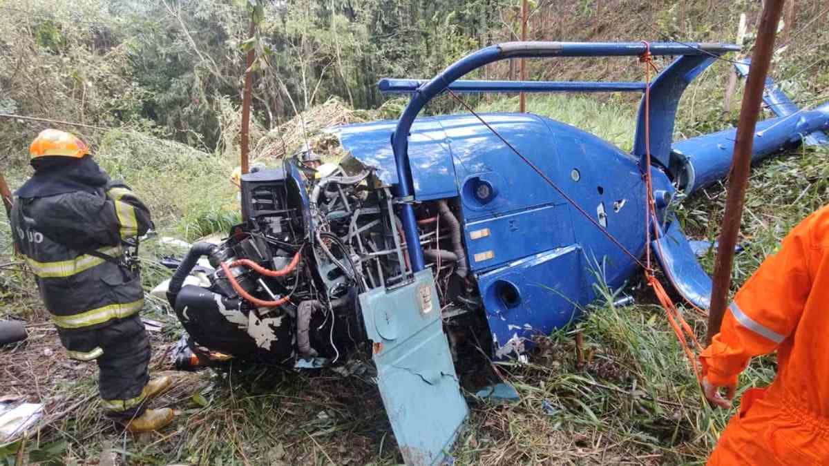 Helicóptero cai e deixa dois mortos em SP; piloto e criança sobrevivem