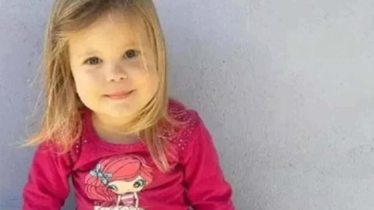 Criança de 4 anos é assassinada a facadas pela própria irmã