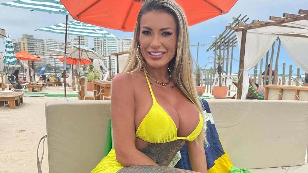 Andressa Urach posta oração antes de gravar conteúdo adulto e causa revolta