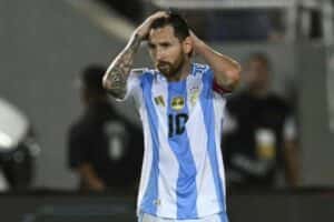 Argentina x Brasil: Messi está fora do superclássico no próximo dia 25