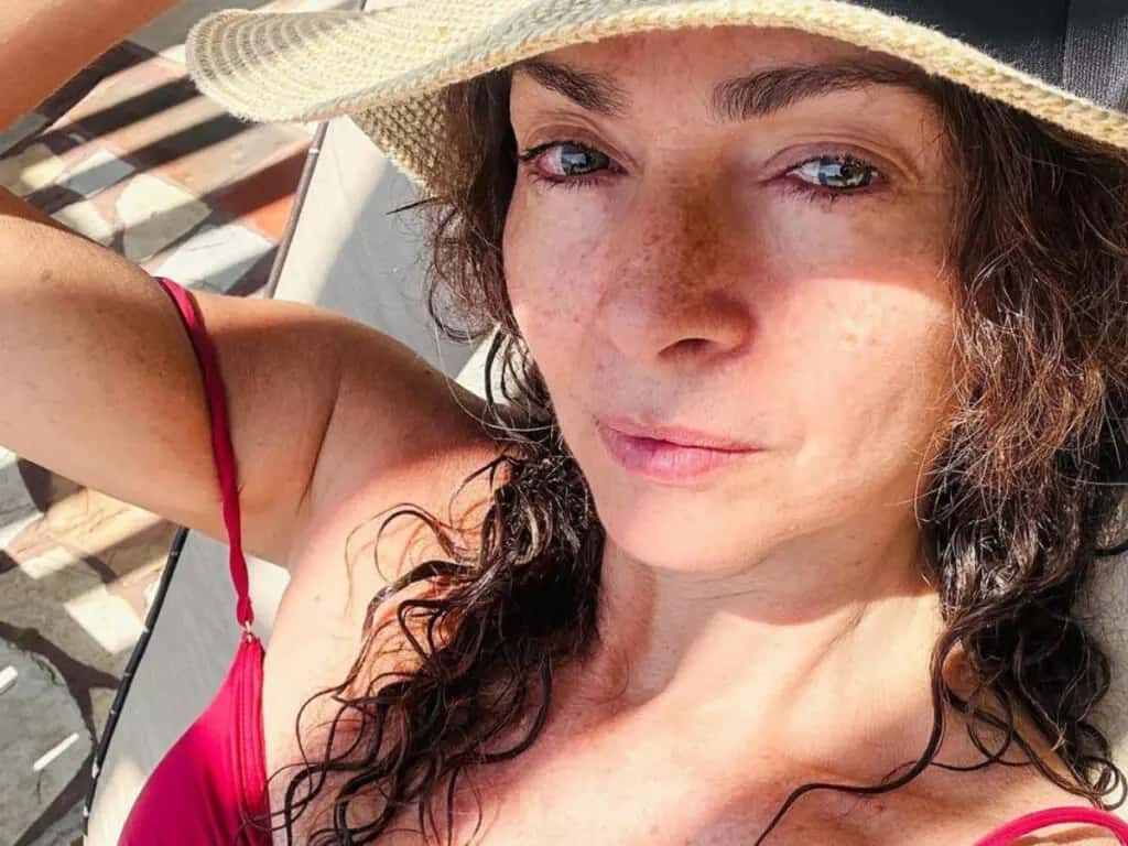 Claudia Ohana protesta contra o etarismo: “Não estamos velhas aos 62”