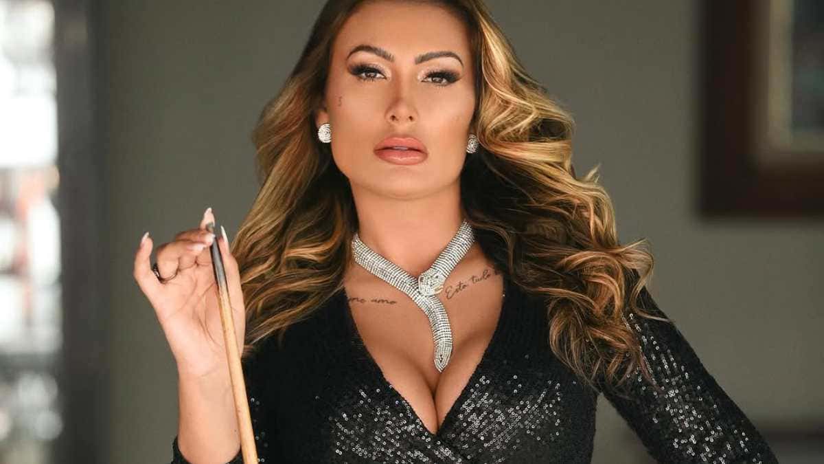 Andressa Urach revela vontade de entrar para a política