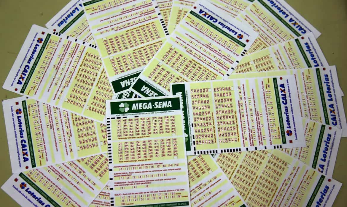 Mega-Sena acumula e prêmio chega a R$ 45 milhões; confira as dezenas