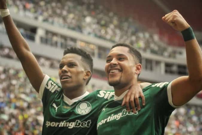 Vitor Roque desencanta e Palmeiras bate o Vasco no Mané Garrincha