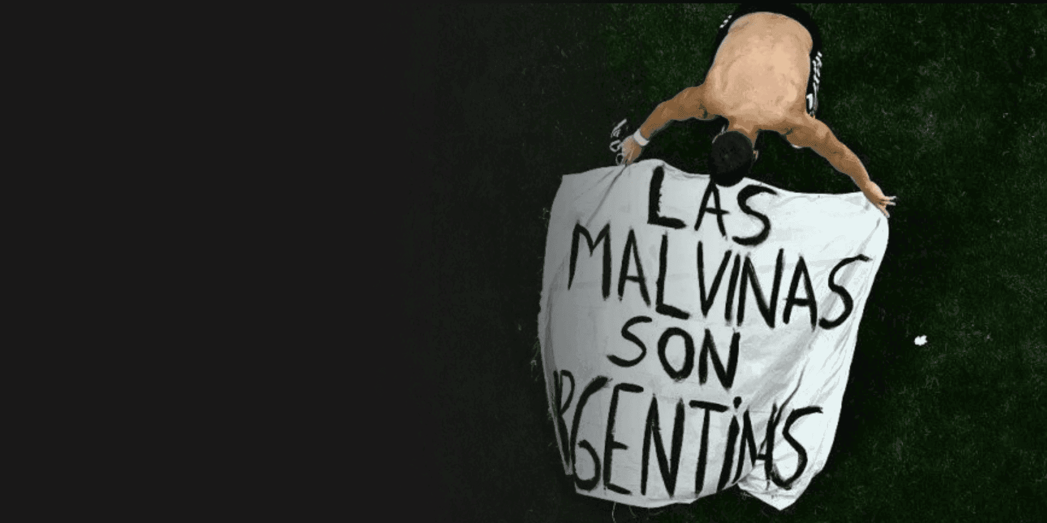 Argentina pode ser punida pela Fifa por faixa sobre Malvinas após vitória sobre a Inglaterra