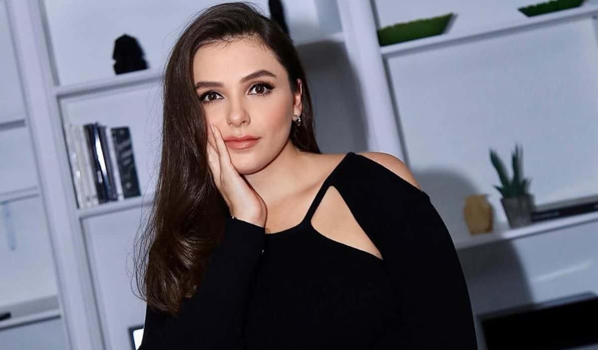 Monica Iozzi abandona avião após pane elétrica: ‘Gente chorando’