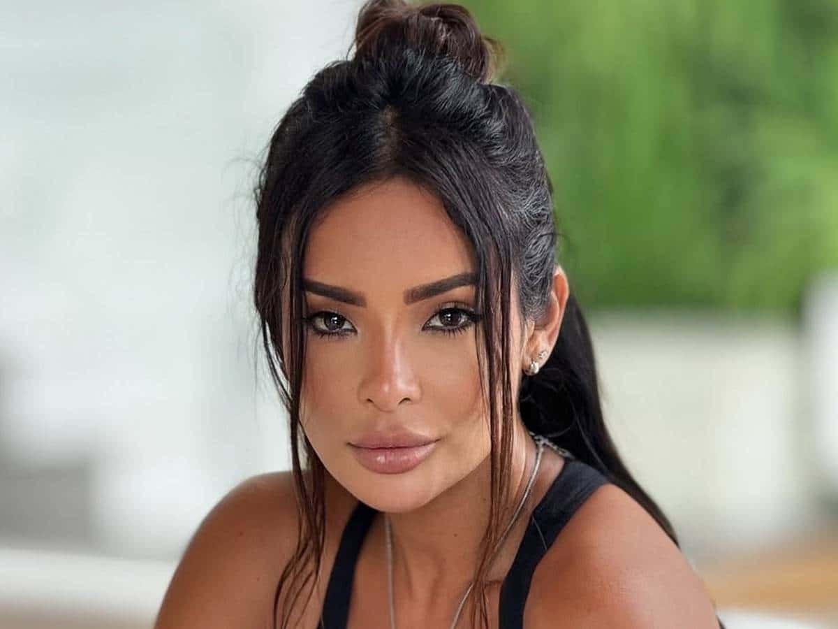 Ex-bailarina do Faustão desabafa sobre tentativa de abandonar a carreira de atriz: “A arte cansa”