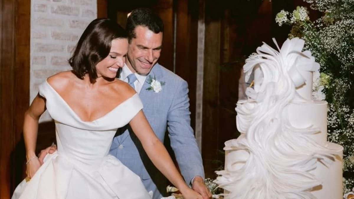 Isis Valverde e Marcos Buaiz se casam em cerimônia luxuosa