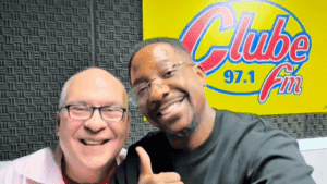 Mumuzinho marca presença na Clube FM Fortaleza