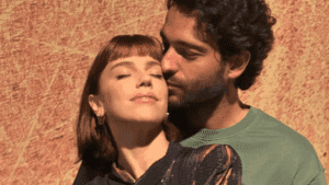 Alice Wegmann fala sobre relação com Humberto Carrão: ‘Encantamento’