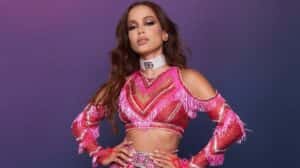 Equipe de Anitta nega cancelamento de show por complicações cirúrgicas