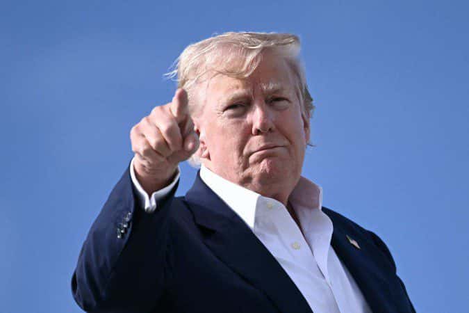 Trump assina tarifaço de 50% para produtos brasileiros