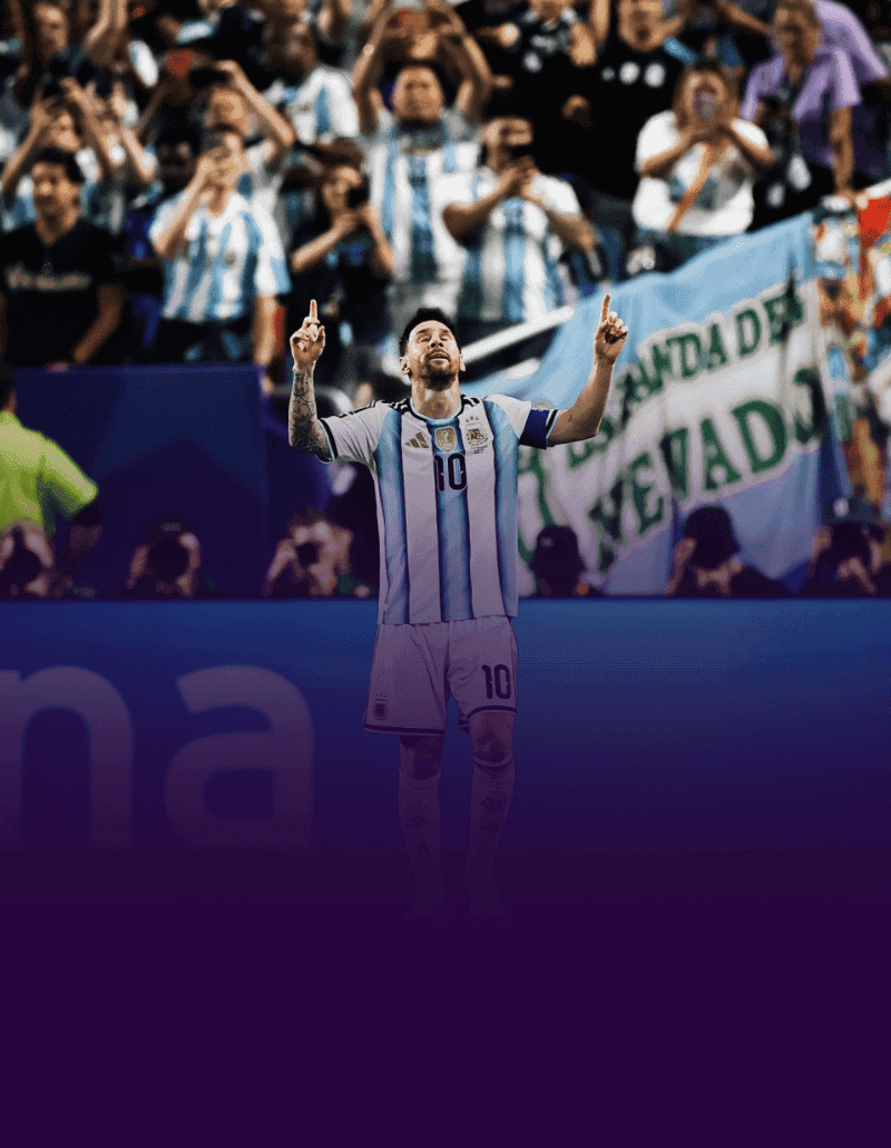 Messi faz três gols em estreia e iguala Klose na artilharia das Copas