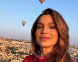Musa de Êta Mundo Melhor!, Flávia Alessandra surge de biquíni de crochê na Turquia