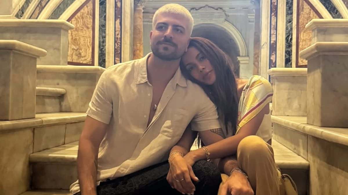Anitta posta foto com namorado após especulação de término