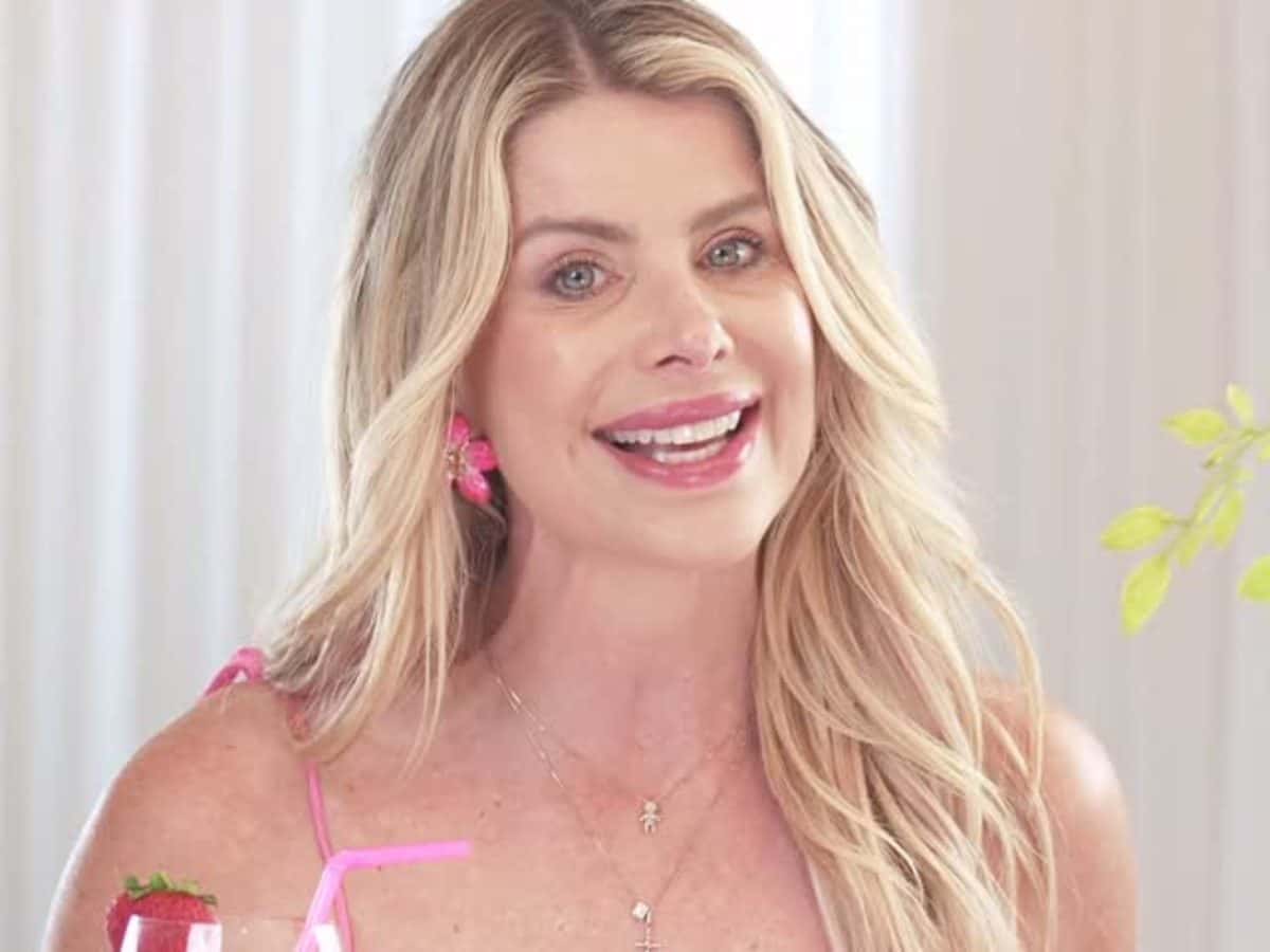 Karina Bacchi diz que parou de beber a pedido de Deus: ‘Nunca mais’