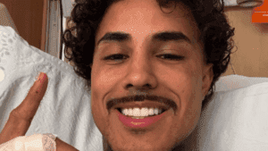 MC Livinho cancela show após acidente de moto