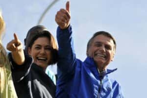 Moraes autoriza visita de filhos e cunhados de Bolsonaro durante prisão domiciliar