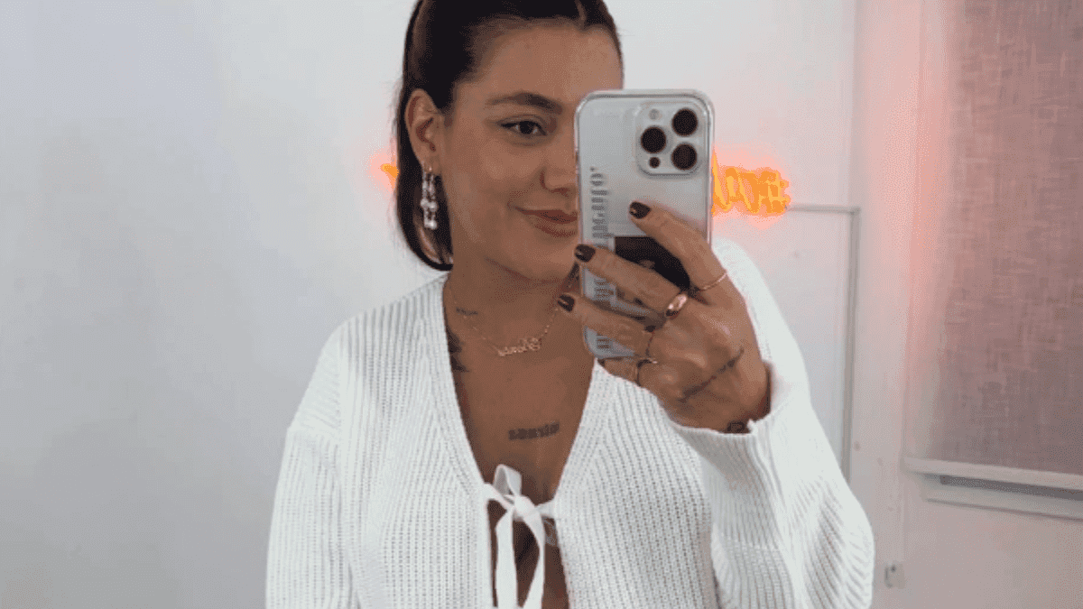 Gabi Prado chora ao falar sobre ataques que o filho recebe