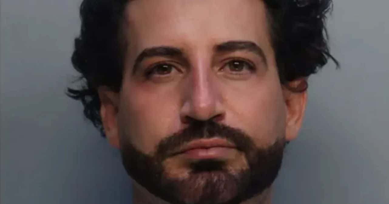 Cabeleireiro dos famosos é preso por crimes sexuais contra menores