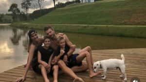 Fernanda Lima confessa que filhos têm medo de sair de casa