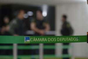 Câmara dos Deputados cria comissão para concurso; salários de até R$ 29,4 mil