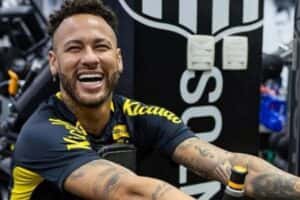 Santos aguarda evolução física de Neymar para tratar renovação