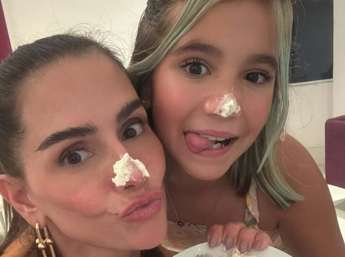 Deborah Secco se declara para a filha: ‘Me faz feliz’