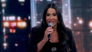 Gracyanne Barbosa se emociona ao retornar ao Domingão