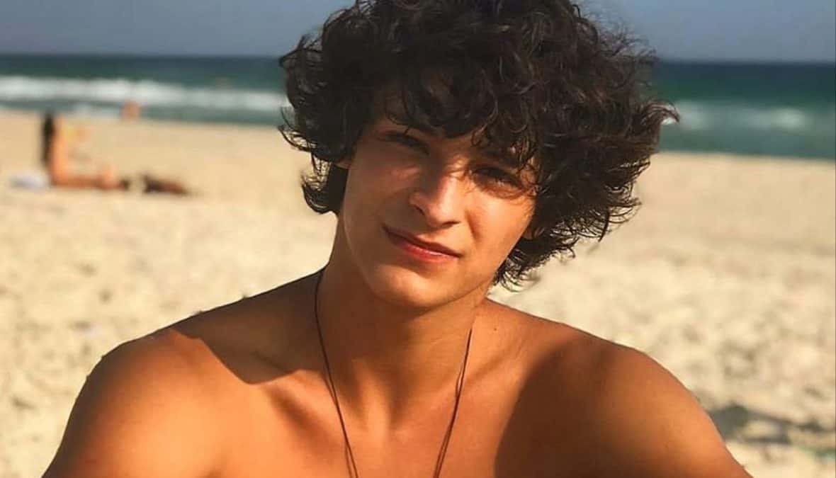 Pedro Waddington comenta sobre personagem em Vale Tudo: ‘Me ensina’