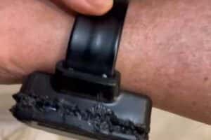 Vídeo mostra tornozeleira de Bolsonaro com avarias e queimaduras