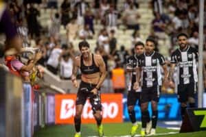 Fluminense tem jogador expulso e perde para o Ceará no Castelão