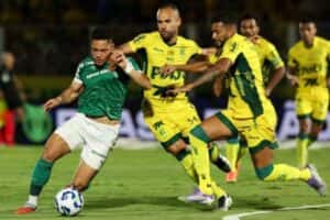 Palmeiras perde para Mirassol e vê Flamengo encostar na liderança