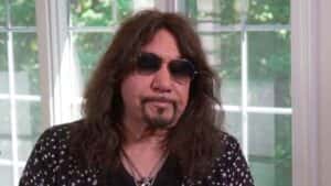 Revelada a causa da morte de Ace Frehley, guitarrista do KISS