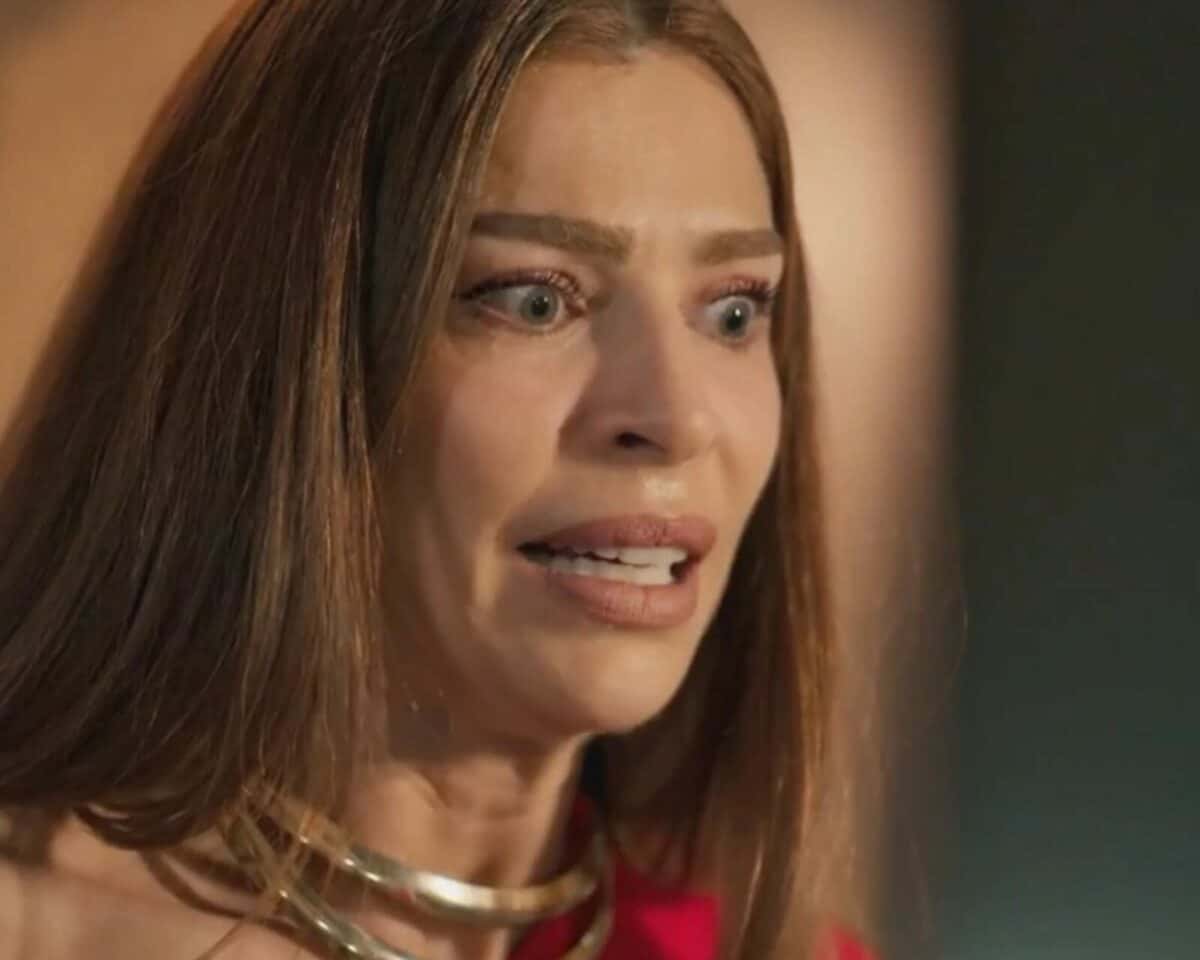 Jornalista da Globo debocha de vilã de Grazi Massafera em Três Graças