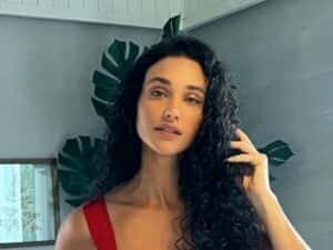 Débora Nascimento fala sobre intensidade no amor: “Sou muito emocionada”