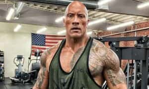 Homem é preso por aplicar golpes se passando pelo ator The Rock