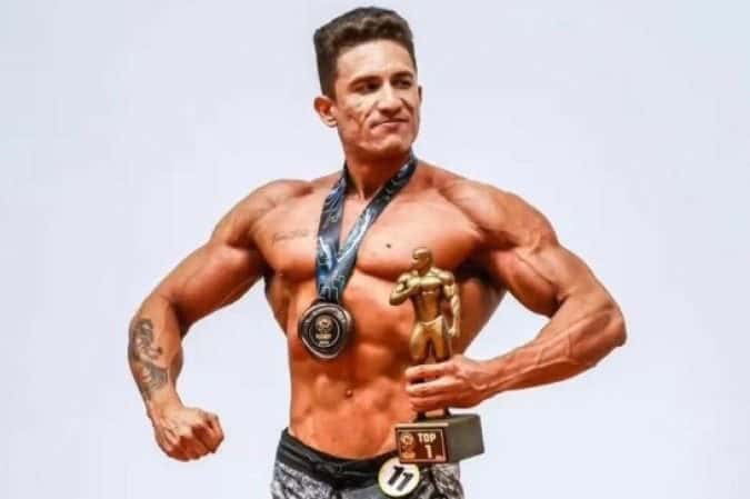 Fisiculturista morre após infecção por bactéria ‘devoradora de carne’