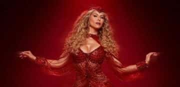 Lívia Andrade é apresentada como musa do Salgueiro