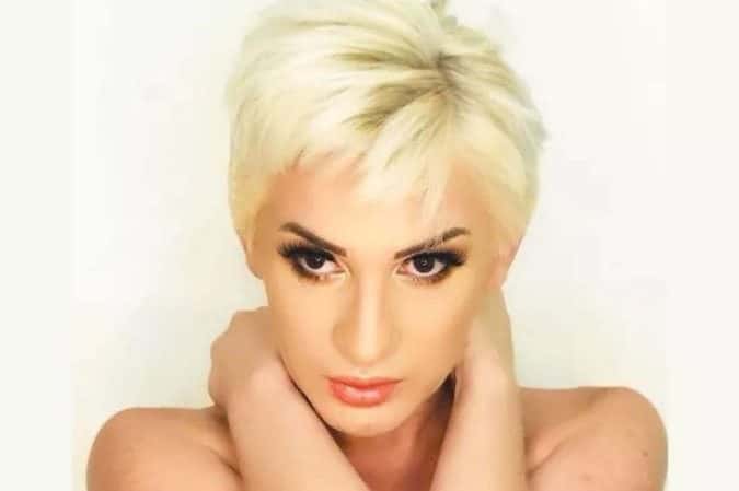 Influenciadora trans é presa após confusão e live nua em hotel