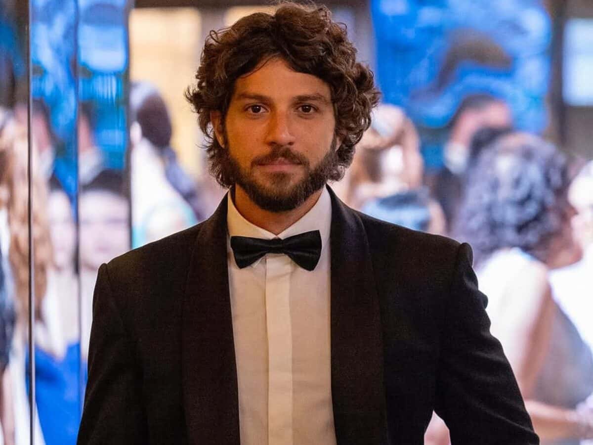 Chay Suede é escalado como protagonista da próxima novela de Walcyr Carrasco