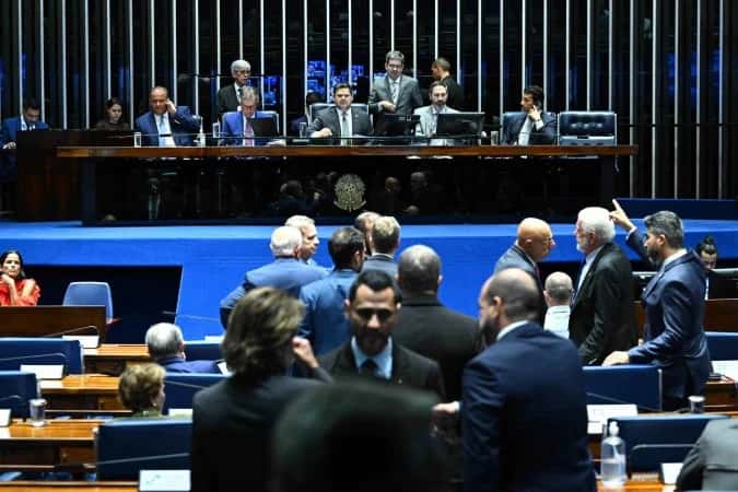 Mandato de 5 anos e fim da escala 6×1 entram na pauta do Senado