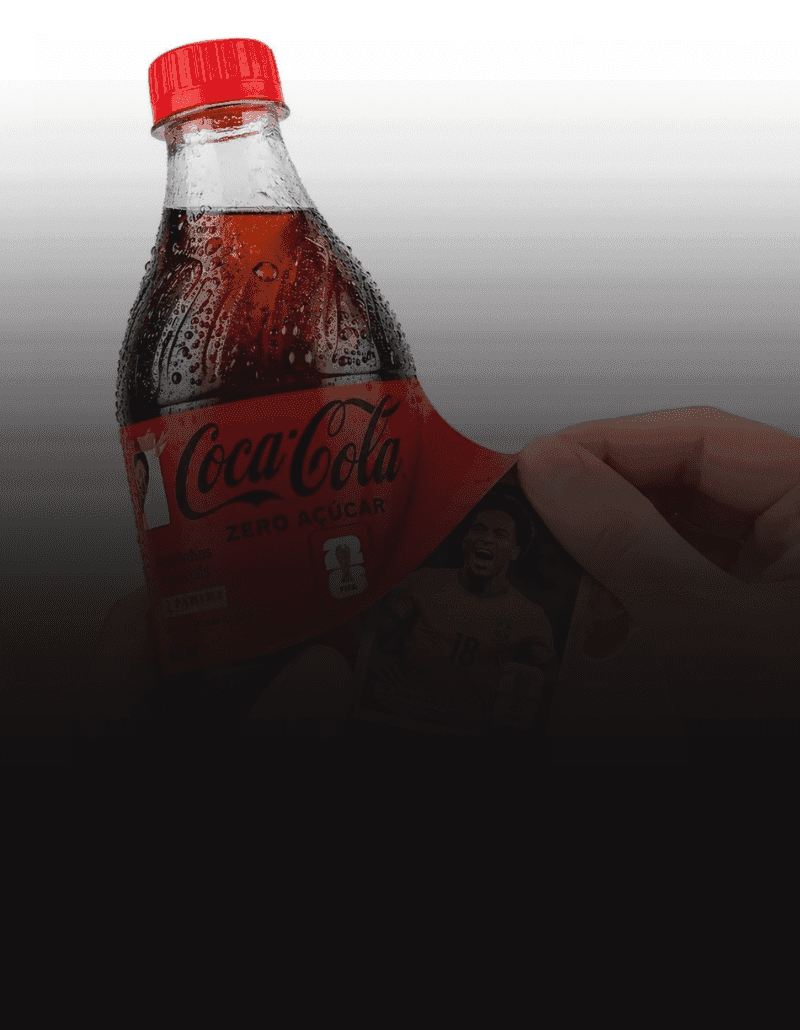 Coca-Cola recolhe produtos após furto de figurinhas da Copa do Mundo
