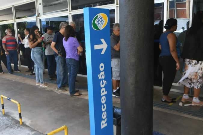 Fila do INSS chega a 3 milhões de pessoas