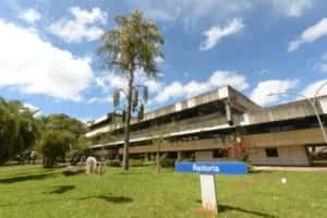 UnB lança concurso para professor com 45 vagas e salário de R$ 13,2 mil