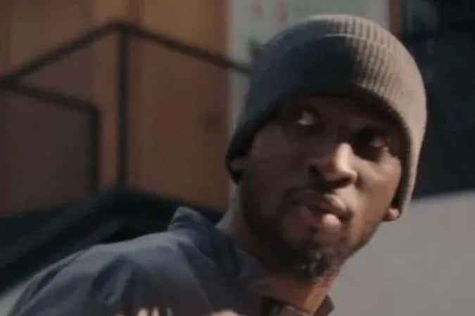 Após caso com Vini Jr., Benfica lança campanha com jogador negro como ‘ladrão’ de camisa