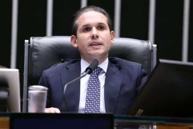 Motta prevê votação da PEC do fim da escala 6×1 até maio: “Há ambiente favorável”