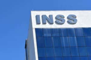 Mesmo após nacionalização da fila, espera é cada vez maior no INSS